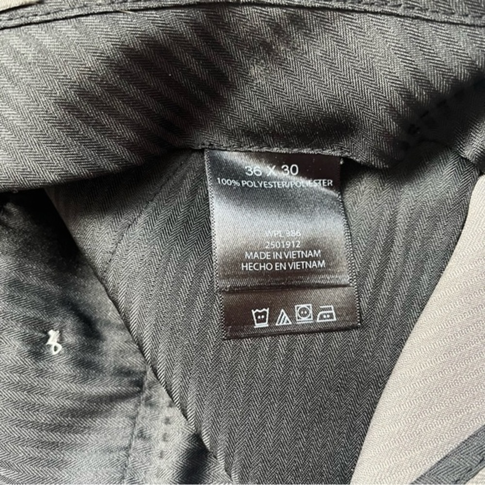 Kenneth Cole Reaction • Grey Trouser Dress Pants - Picture 5 of 6